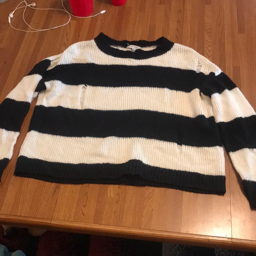 striped sweatshirt!!